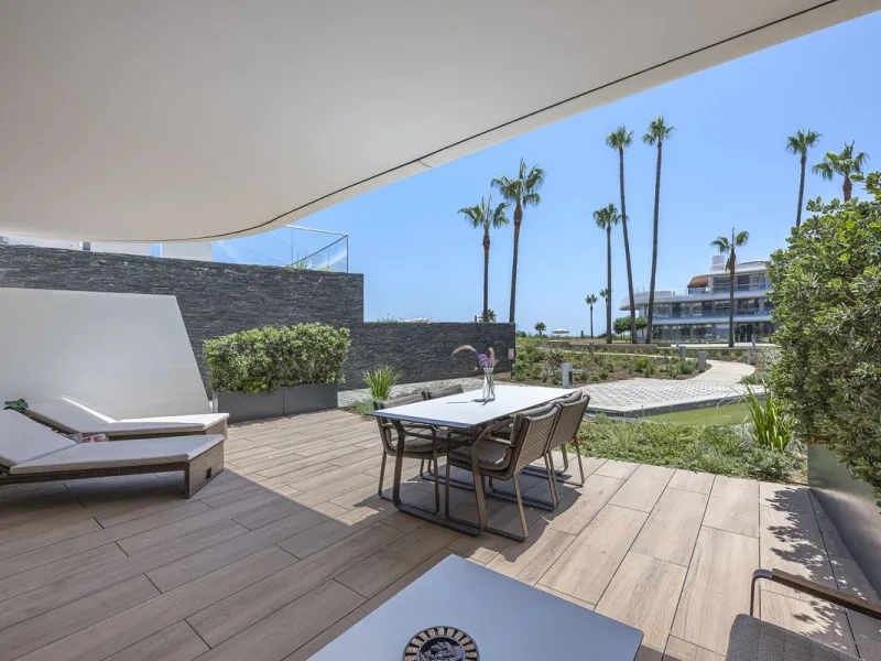 Apartment - Ground Floor Apartment в продаже в Estepona, Málaga. В доме 2 спален и 2 ванных комнат. Площадь дома 121 м²