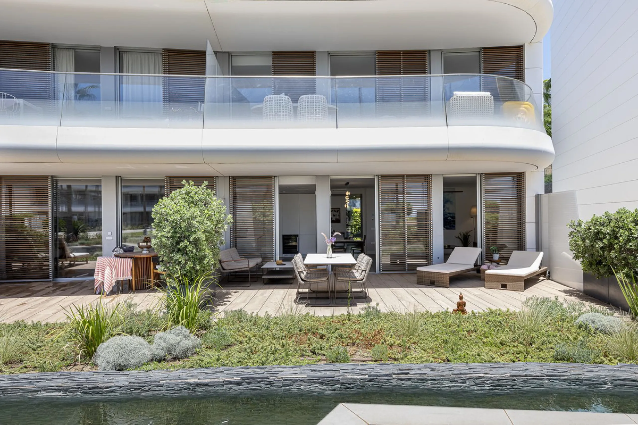 Apartment - Ground Floor Apartment в продаже в Estepona, Málaga. В доме 2 спален и 2 ванных комнат. Площадь дома 121 м²