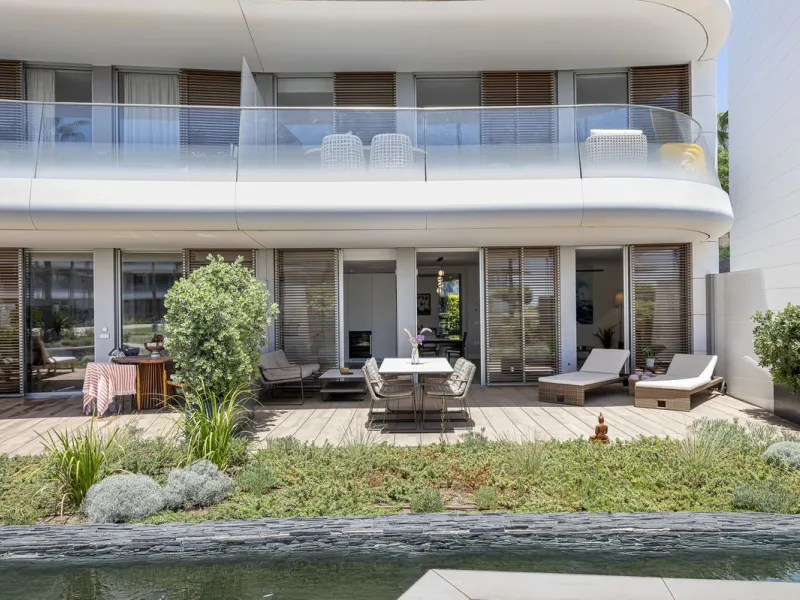 Apartment - Ground Floor Apartment в продаже в Estepona, Málaga. В доме 2 спален и 2 ванных комнат. Площадь дома 121 м²
