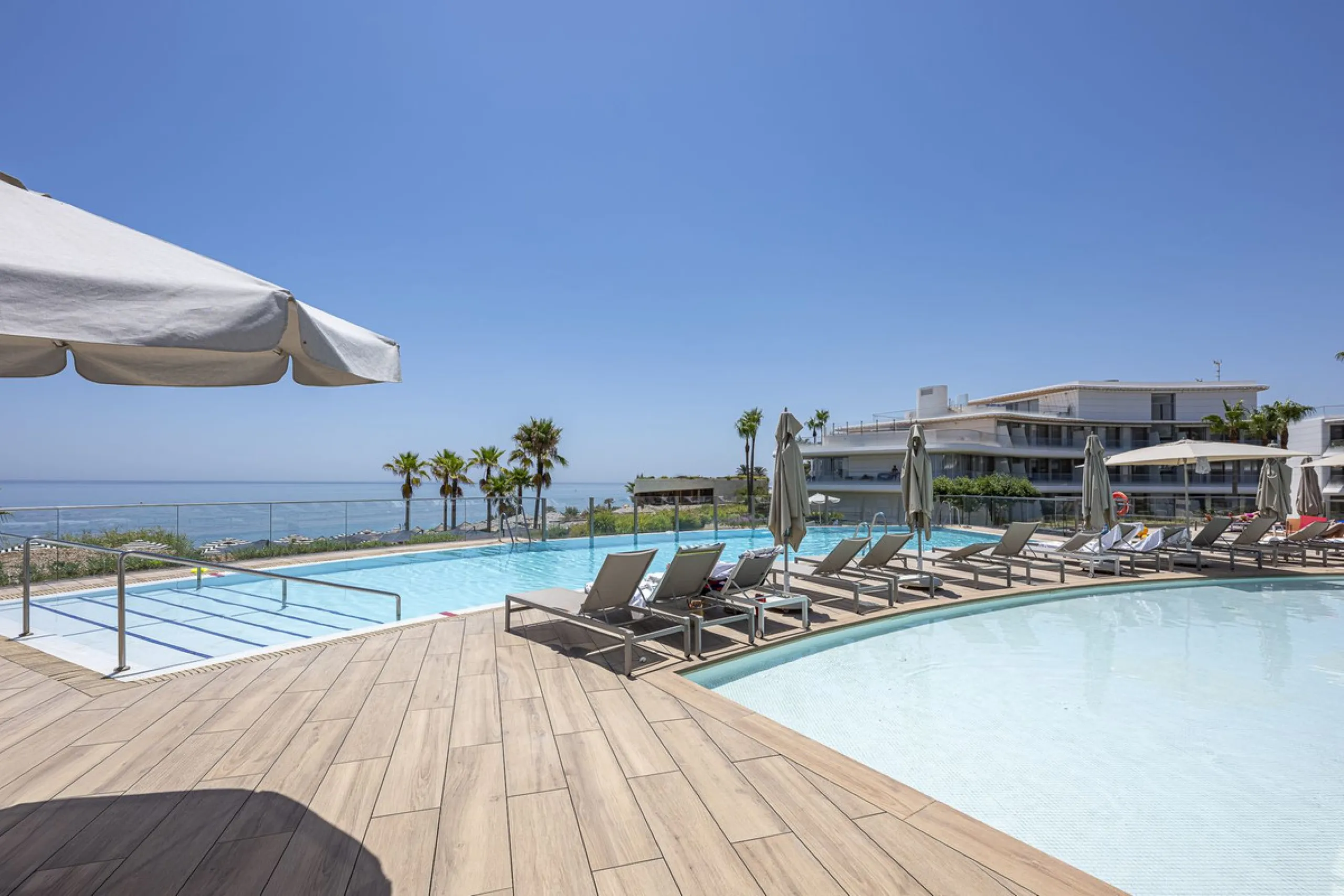 Apartment - Ground Floor Apartment в продаже в Estepona, Málaga. В доме 2 спален и 2 ванных комнат. Площадь дома 121 м²