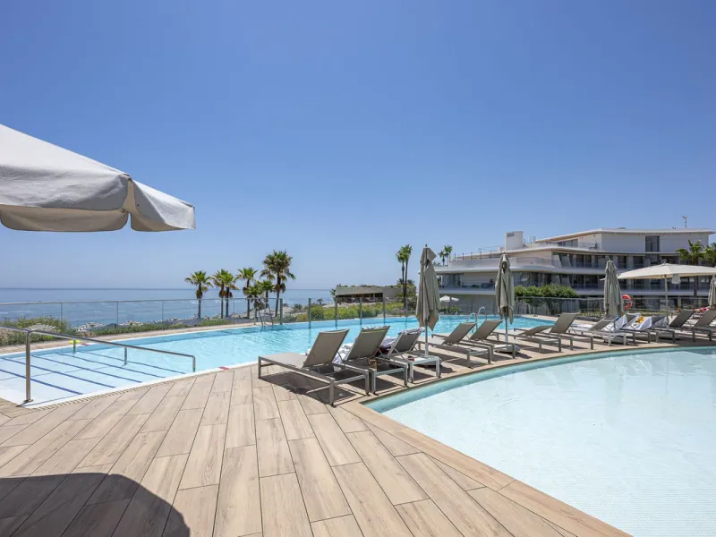 Apartment - Ground Floor Apartment в продаже в Estepona, Málaga. В доме 2 спален и 2 ванных комнат. Площадь дома 121 м²