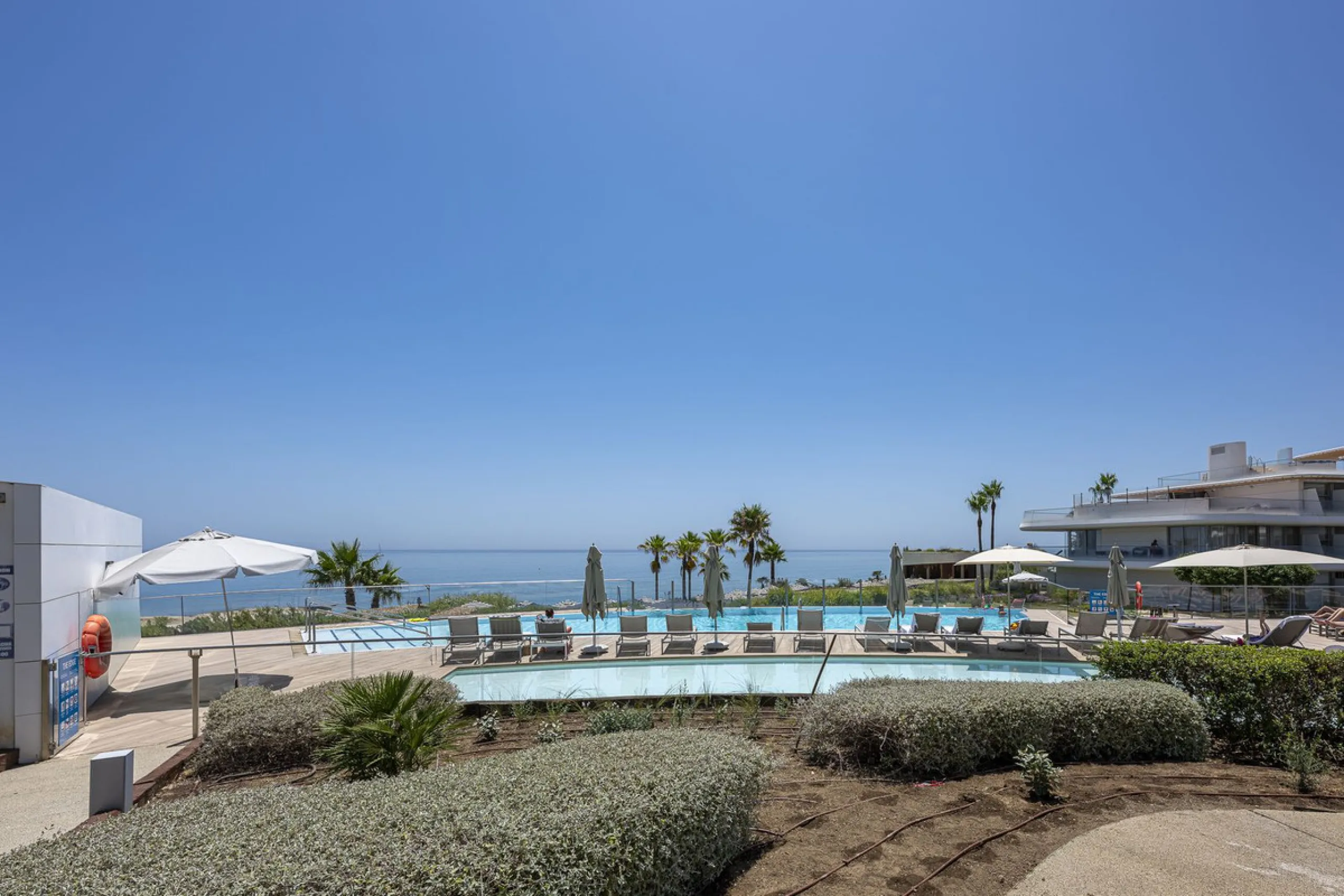 Apartment - Ground Floor Apartment в продаже в Estepona, Málaga. В доме 2 спален и 2 ванных комнат. Площадь дома 121 м²