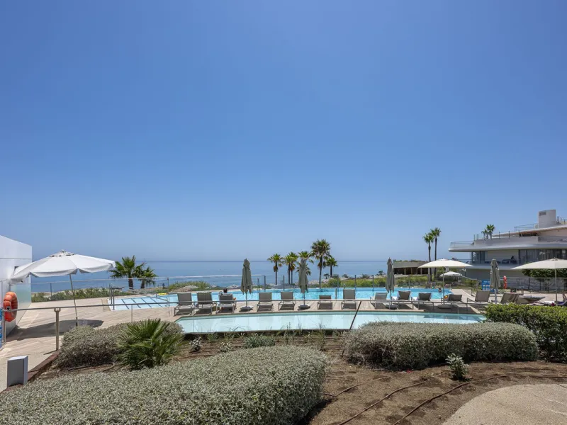 Apartment - Ground Floor Apartment в продаже в Estepona, Málaga. В доме 2 спален и 2 ванных комнат. Площадь дома 121 м²