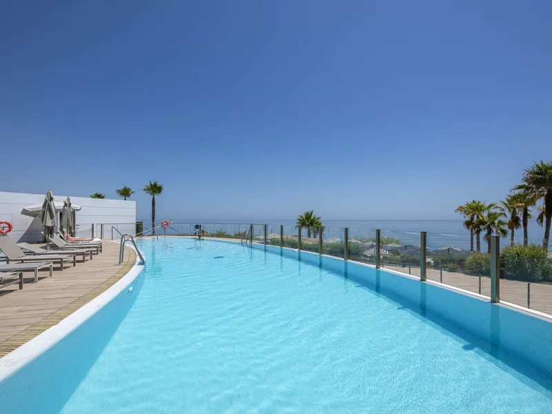 Apartment - Ground Floor Apartment в продаже в Estepona, Málaga. В доме 2 спален и 2 ванных комнат. Площадь дома 121 м²