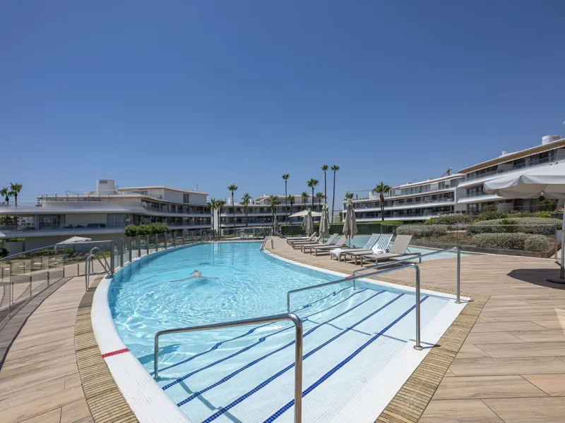 Apartment - Ground Floor Apartment в продаже в Estepona, Málaga. В доме 2 спален и 2 ванных комнат. Площадь дома 121 м²
