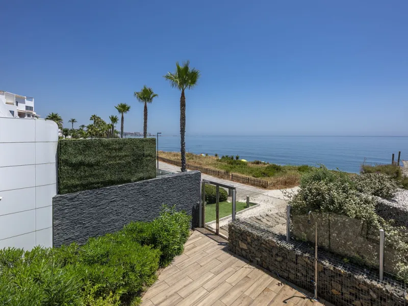 Apartment - Ground Floor Apartment в продаже в Estepona, Málaga. В доме 2 спален и 2 ванных комнат. Площадь дома 121 м²