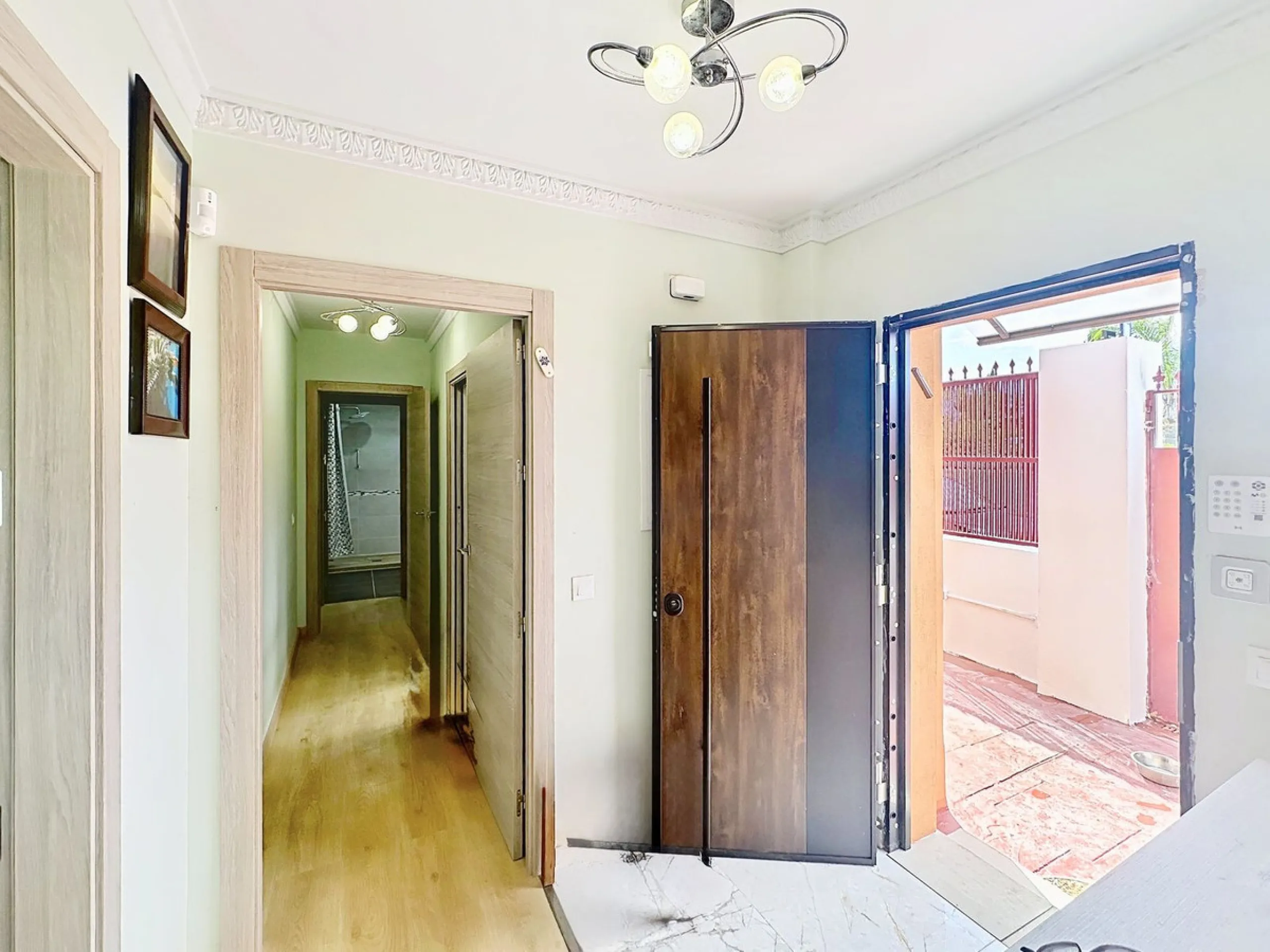 Exclusive Villa in Buenas Noches, Estepona – Prime Location between Gibraltar and Marbella