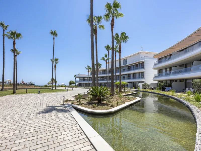 Apartment - Ground Floor Apartment в продаже в Estepona, Málaga. В доме 2 спален и 2 ванных комнат. Площадь дома 121 м²