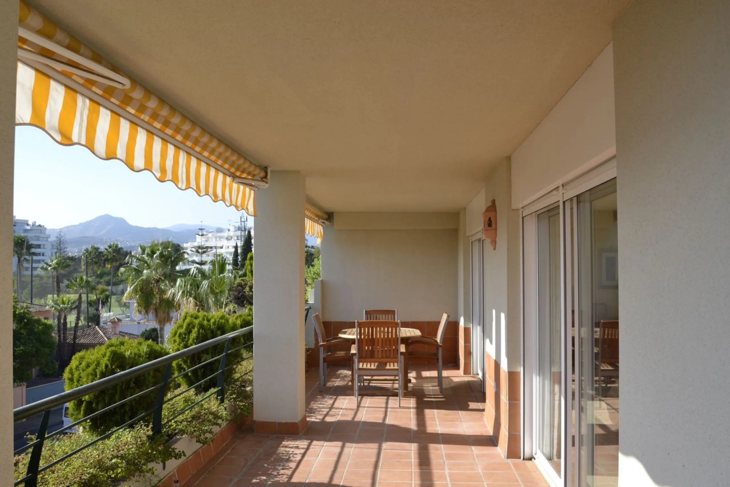 Exclusive Duplex Penthouse on the Front Line of Golf – Guadalmina Alta