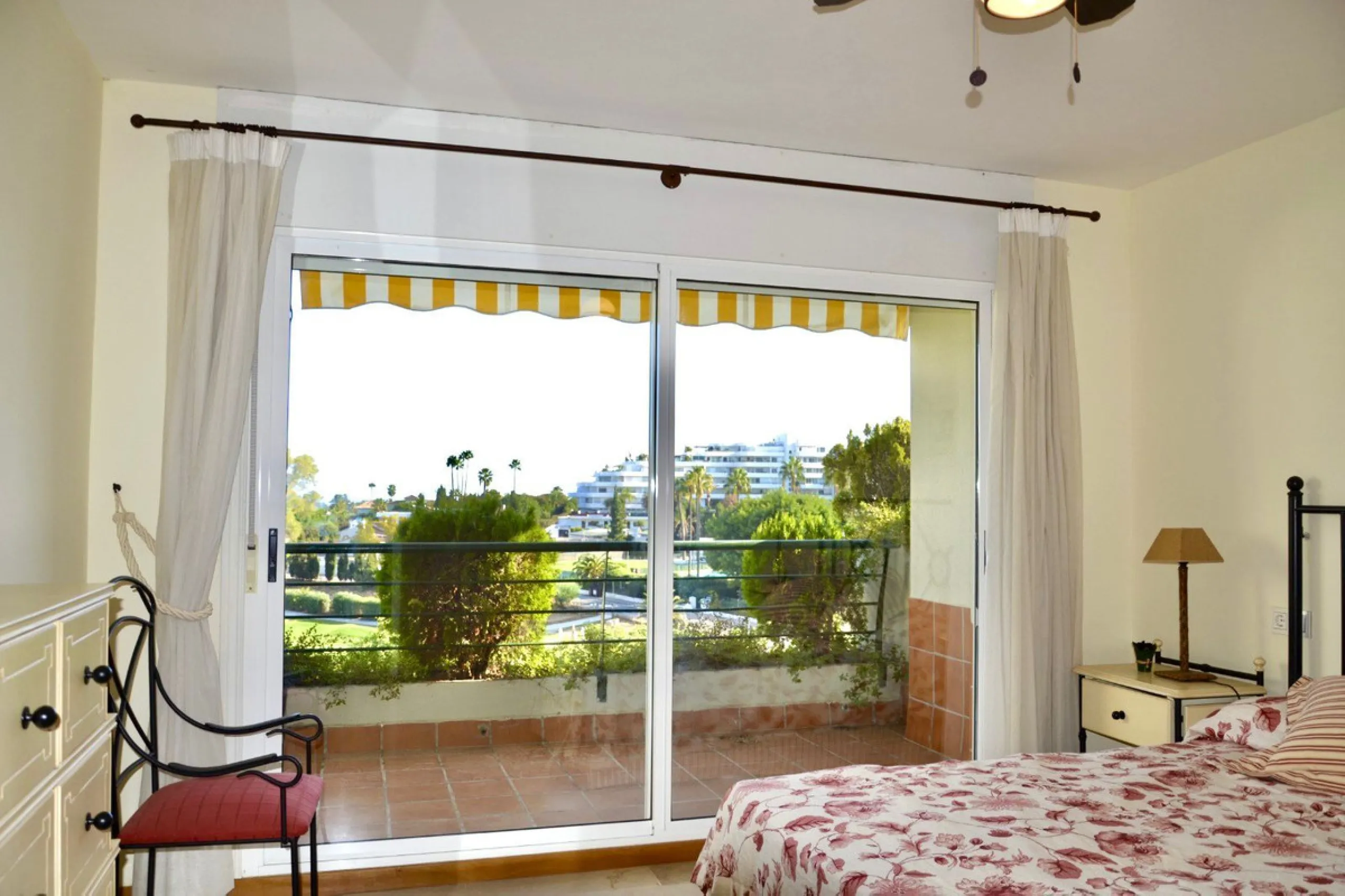 Exclusive Duplex Penthouse on the Front Line of Golf – Guadalmina Alta