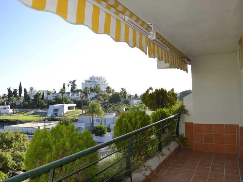 Exclusive Duplex Penthouse on the Front Line of Golf – Guadalmina Alta
