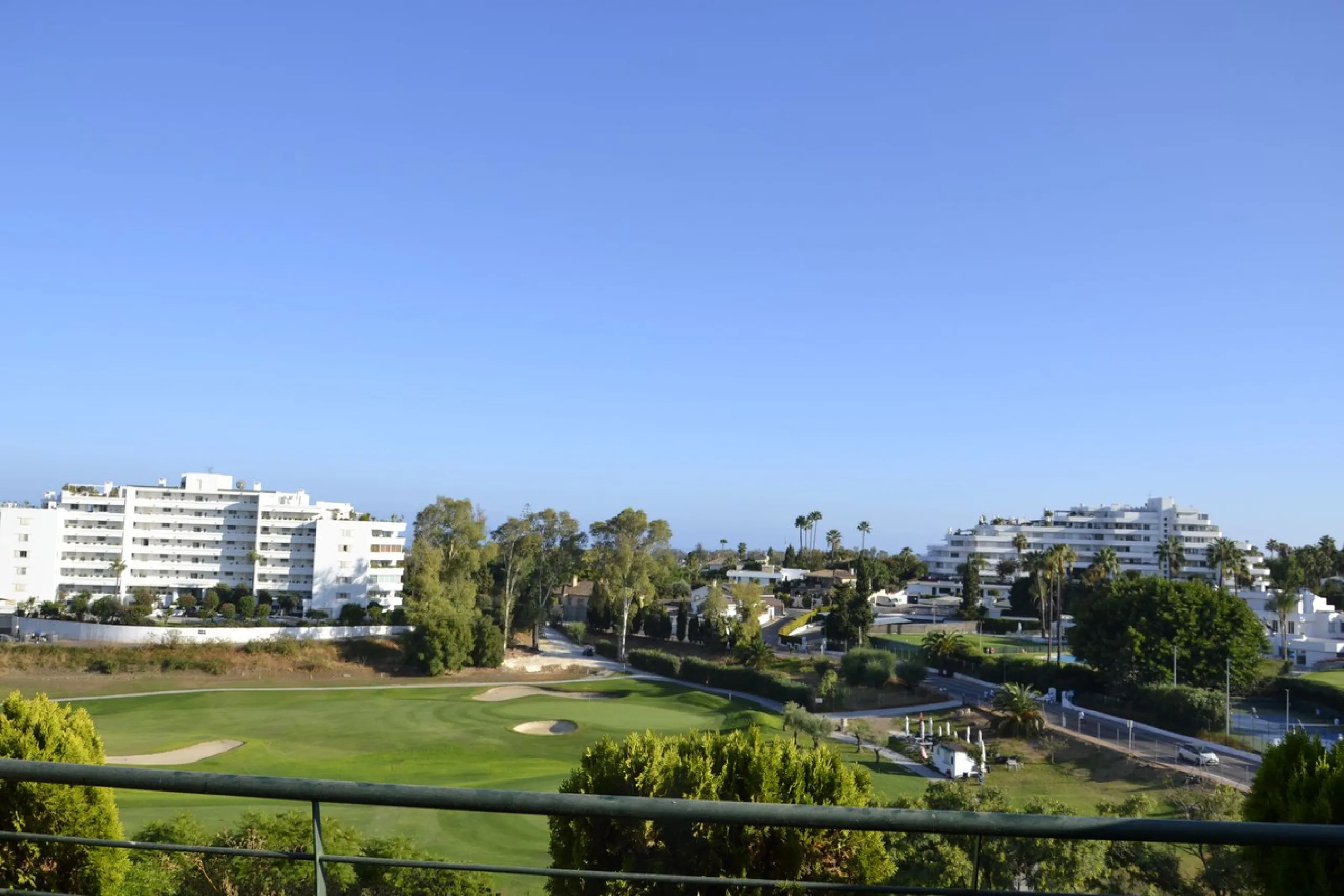 Exclusive Duplex Penthouse on the Front Line of Golf – Guadalmina Alta