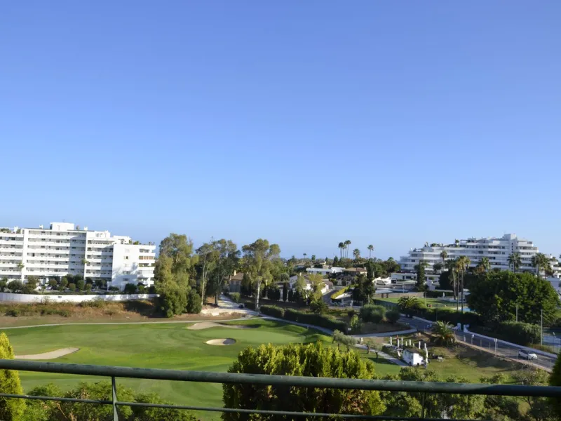 Exclusive Duplex Penthouse on the Front Line of Golf – Guadalmina Alta
