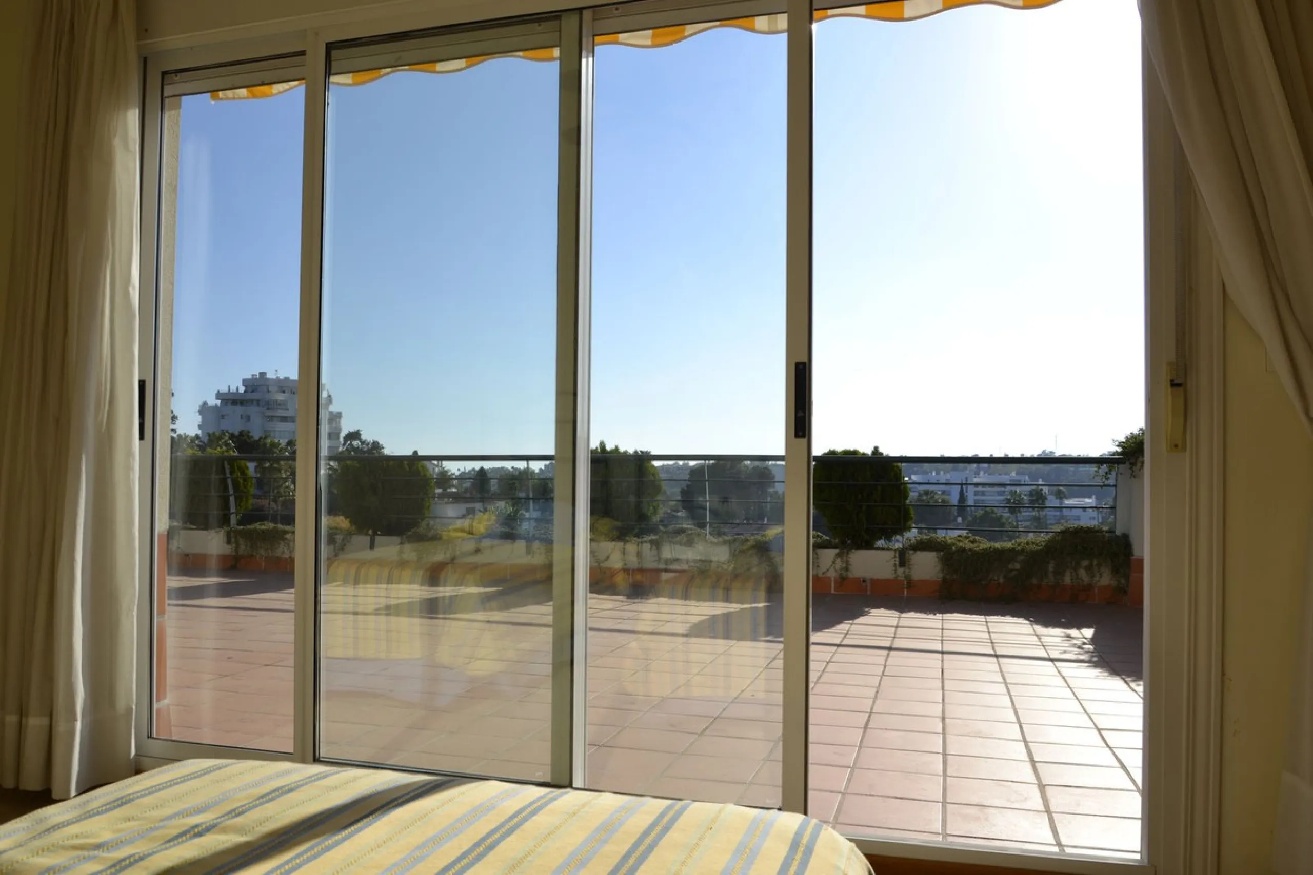 Exclusive Duplex Penthouse on the Front Line of Golf – Guadalmina Alta