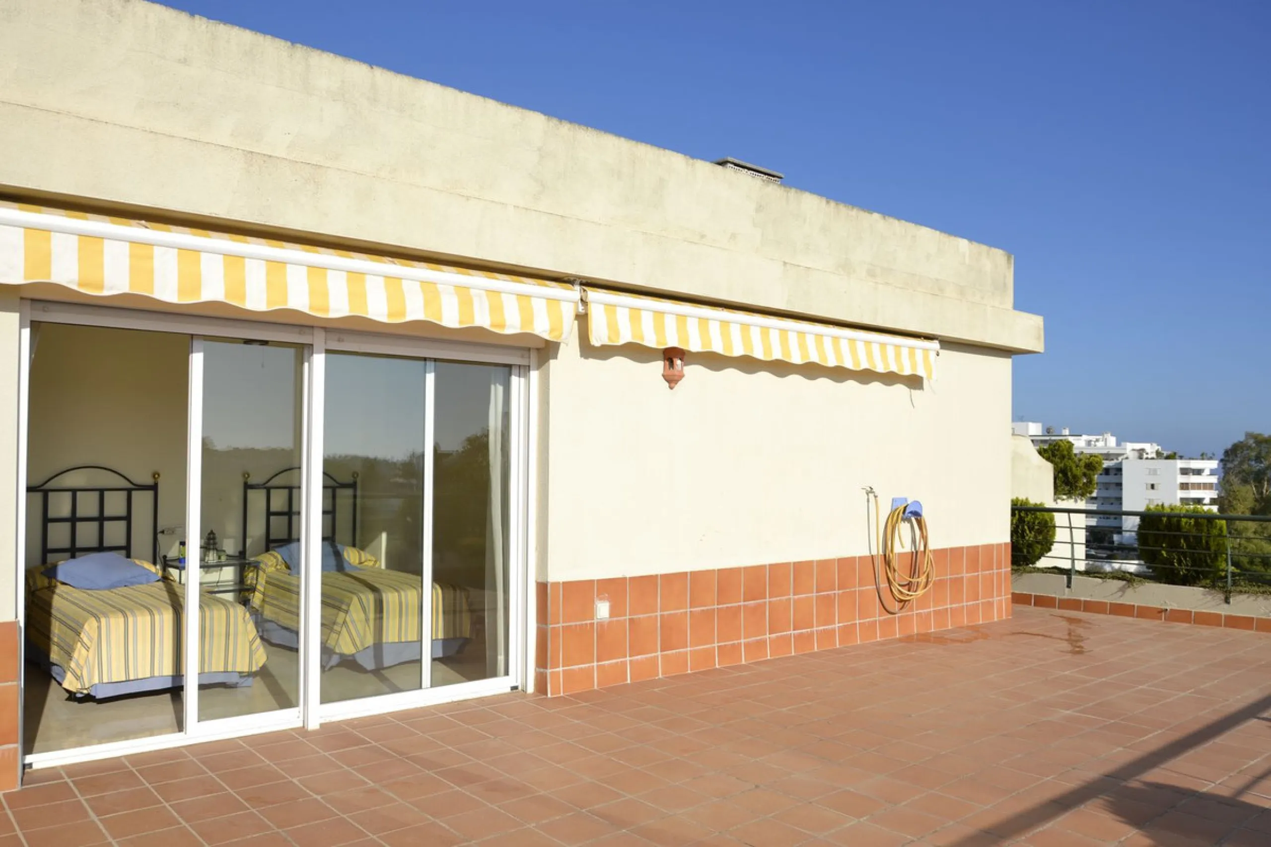 Exclusive Duplex Penthouse on the Front Line of Golf – Guadalmina Alta