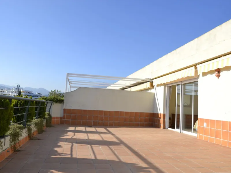 Exclusive Duplex Penthouse on the Front Line of Golf – Guadalmina Alta
