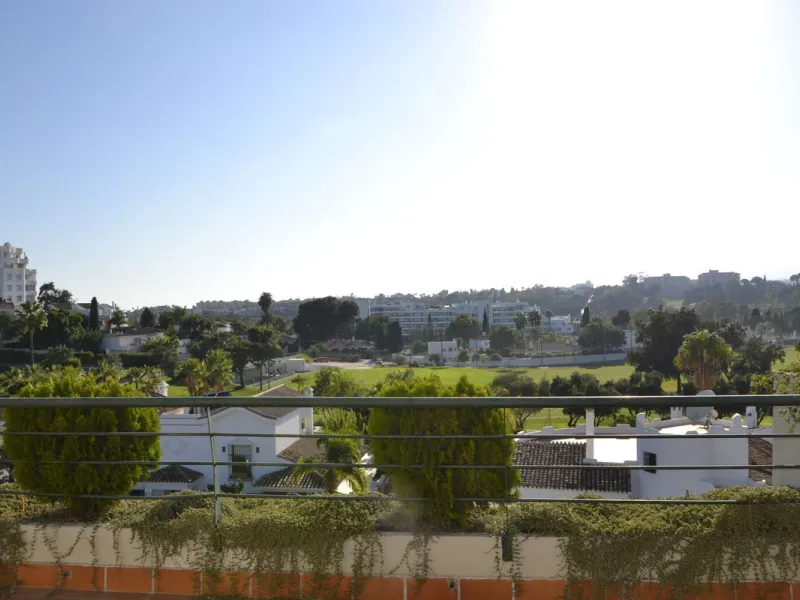 Exclusive Duplex Penthouse on the Front Line of Golf – Guadalmina Alta