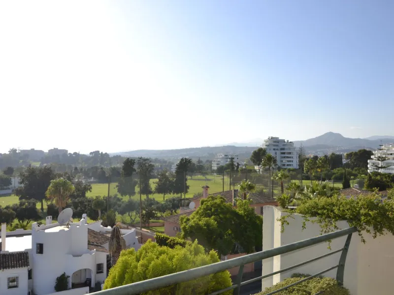 Exclusive Duplex Penthouse on the Front Line of Golf – Guadalmina Alta