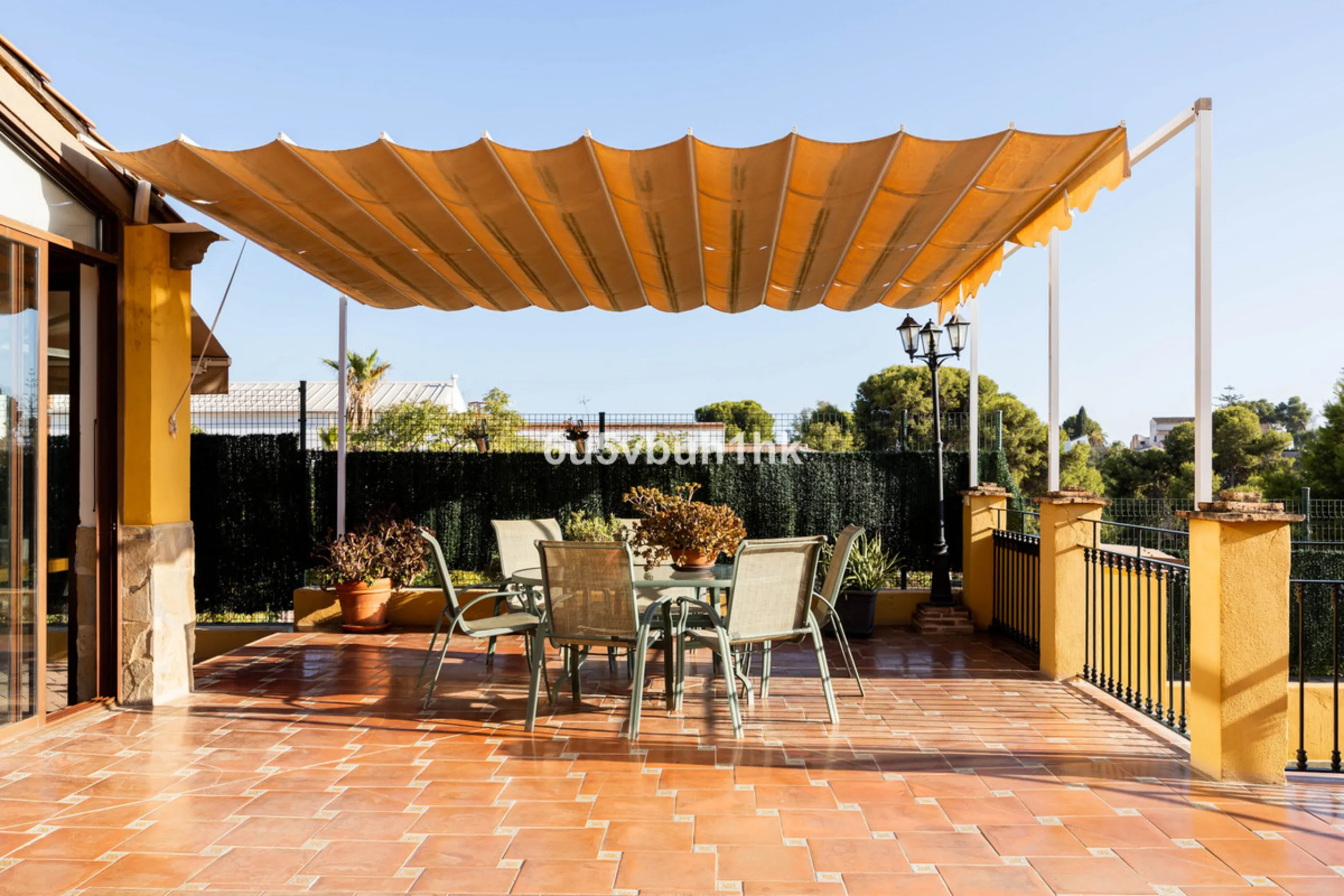 House - Townhouse в продаже в Málaga, Málaga. В доме 5 спален и 3 ванных комнат. Площадь дома 275 м². Площадь участка 620 м²