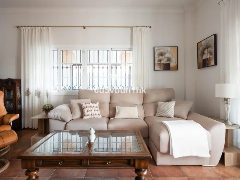 House - Townhouse в продаже в Málaga, Málaga. В доме 5 спален и 3 ванных комнат. Площадь дома 275 м². Площадь участка 620 м²