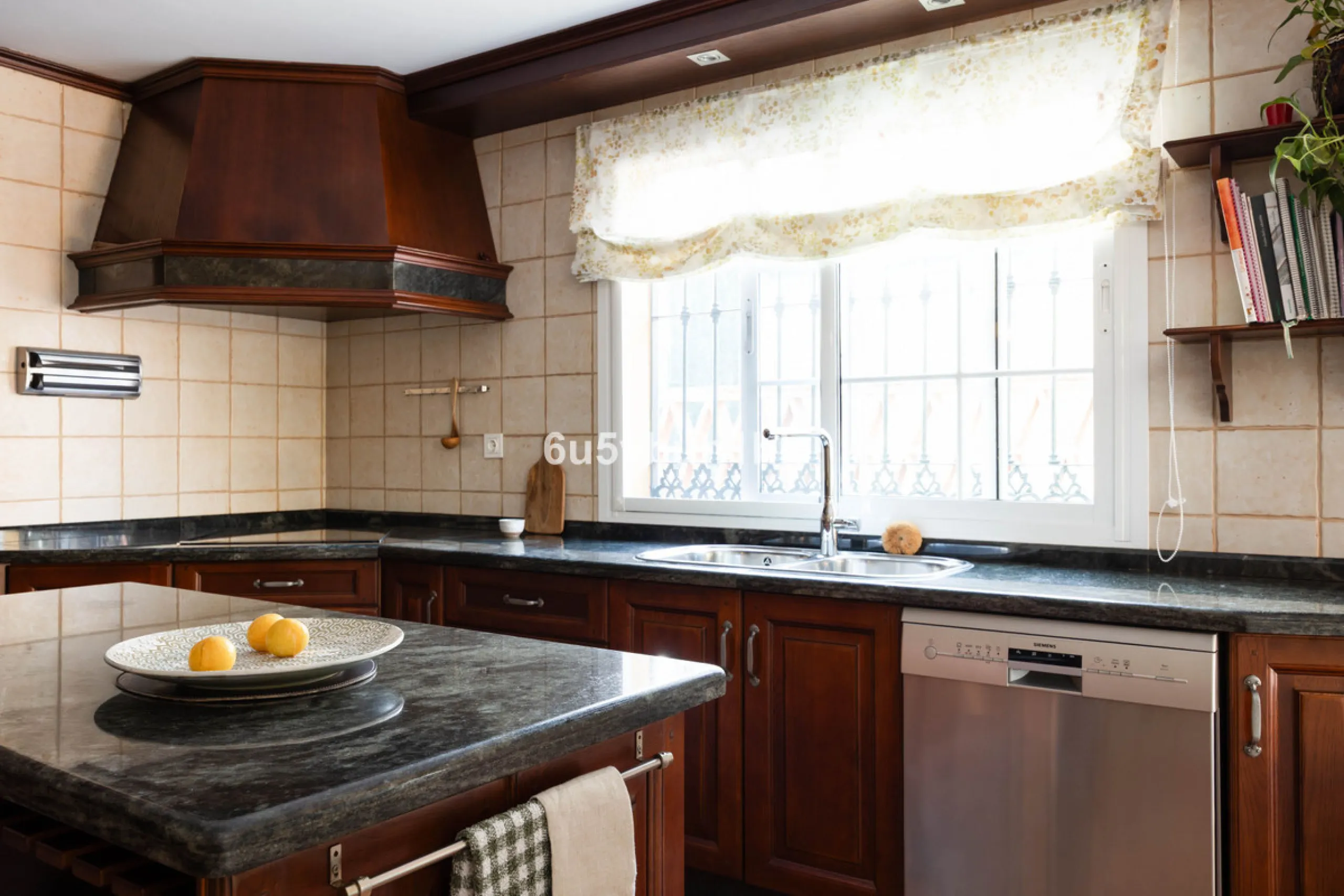 House - Townhouse в продаже в Málaga, Málaga. В доме 5 спален и 3 ванных комнат. Площадь дома 275 м². Площадь участка 620 м²