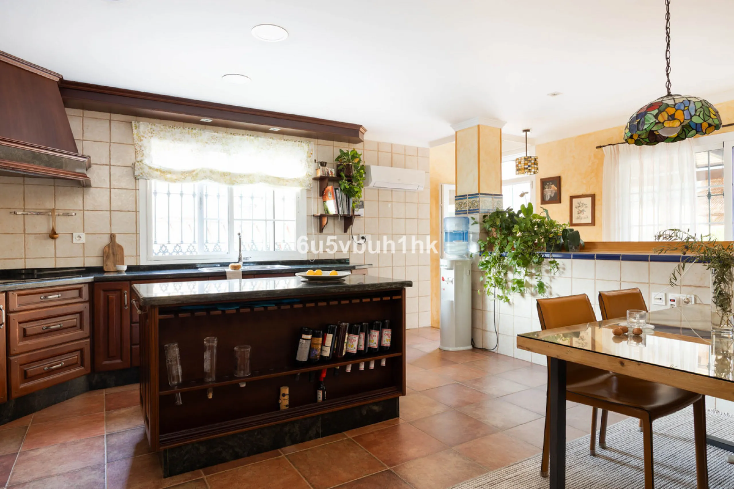 House - Townhouse в продаже в Málaga, Málaga. В доме 5 спален и 3 ванных комнат. Площадь дома 275 м². Площадь участка 620 м²