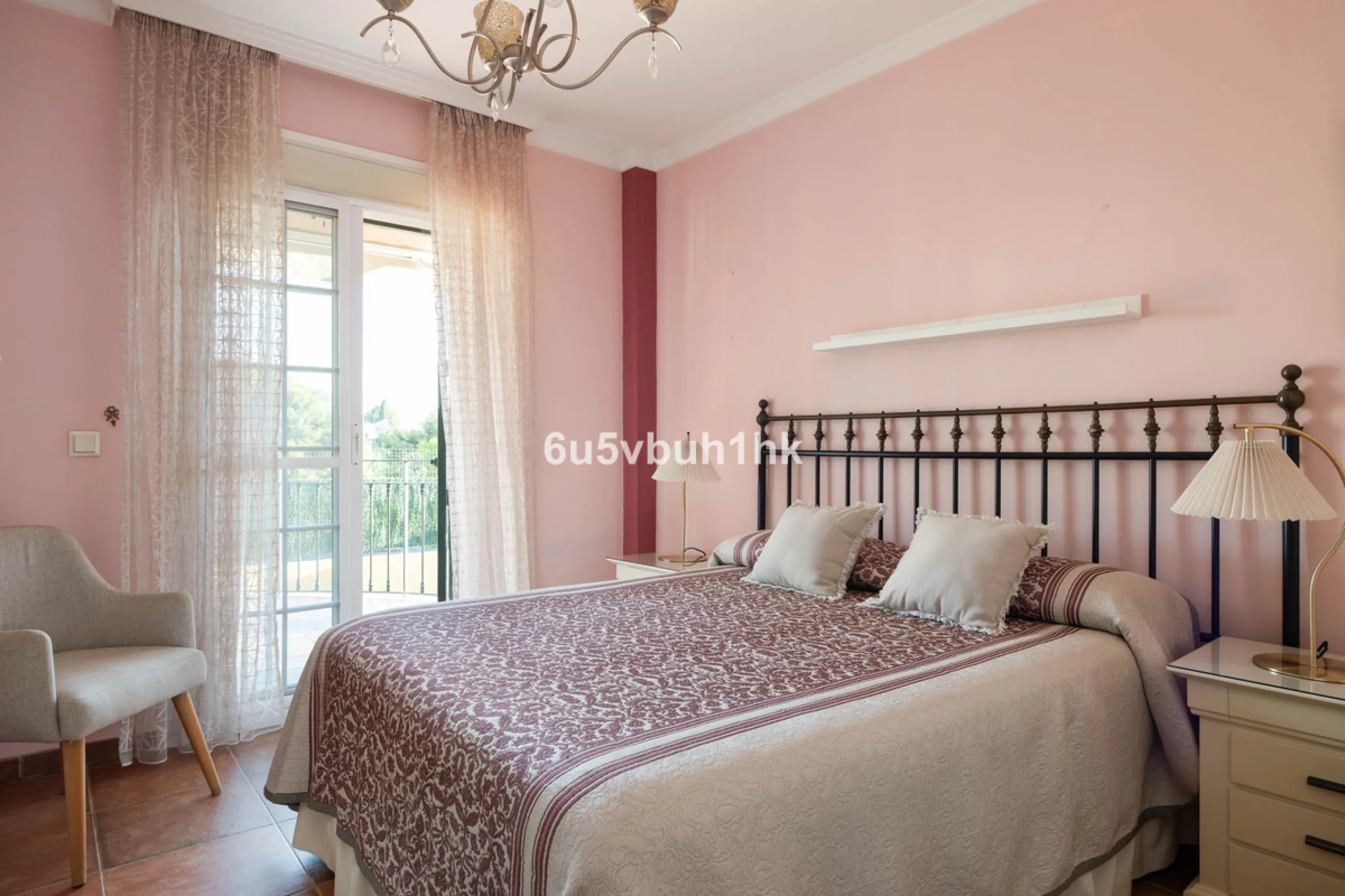 House - Townhouse в продаже в Málaga, Málaga. В доме 5 спален и 3 ванных комнат. Площадь дома 275 м². Площадь участка 620 м²