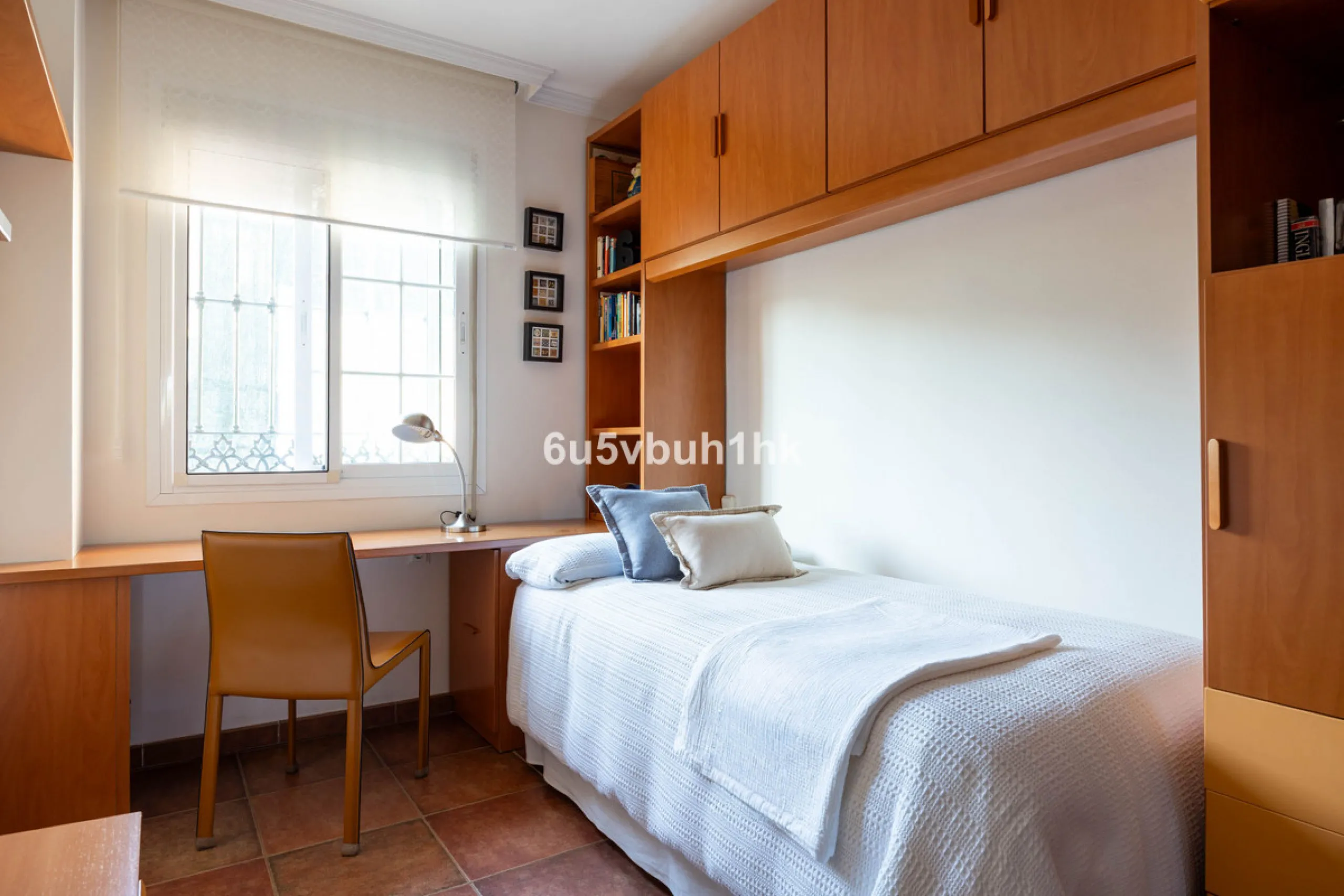 House - Townhouse в продаже в Málaga, Málaga. В доме 5 спален и 3 ванных комнат. Площадь дома 275 м². Площадь участка 620 м²