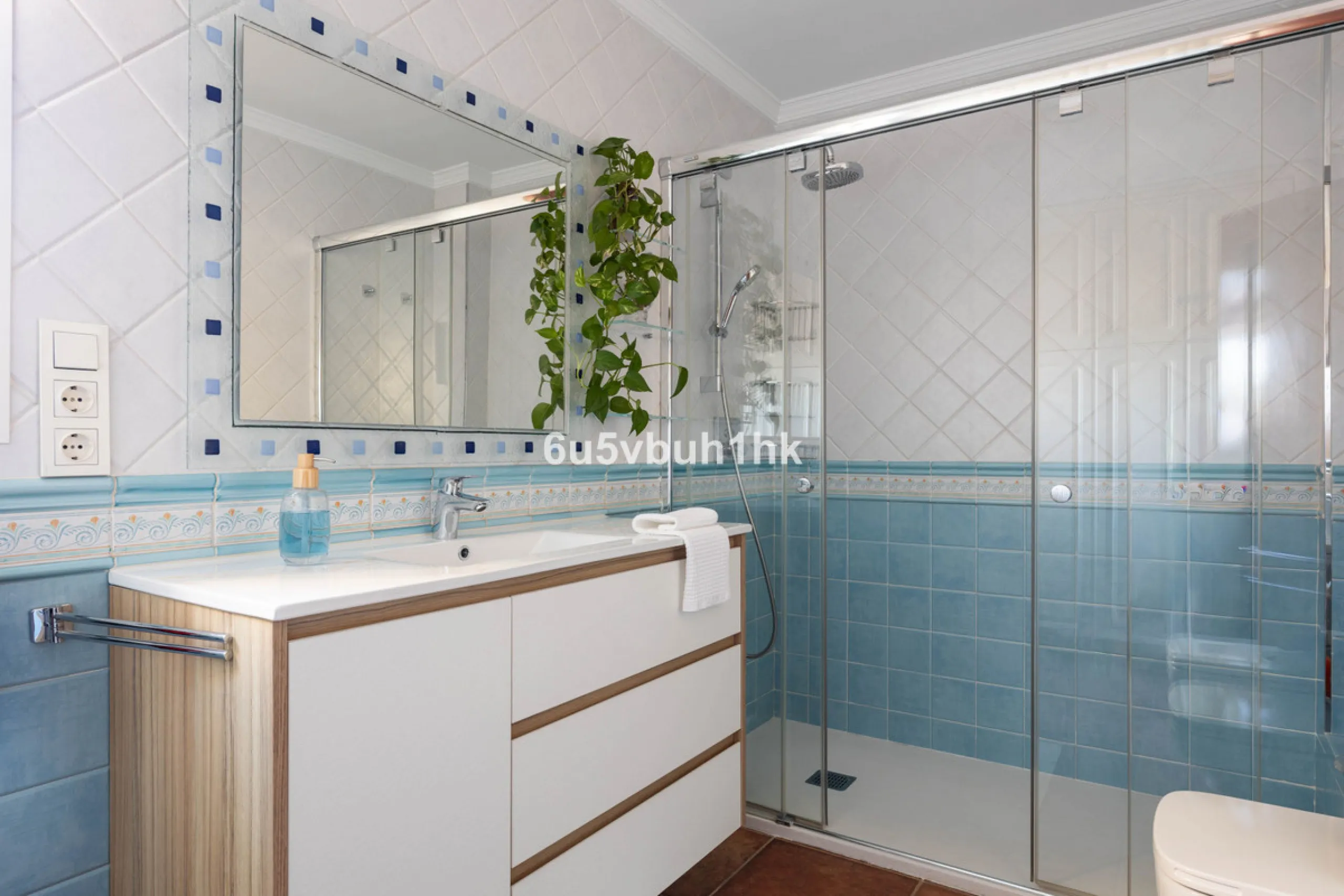 House - Townhouse в продаже в Málaga, Málaga. В доме 5 спален и 3 ванных комнат. Площадь дома 275 м². Площадь участка 620 м²