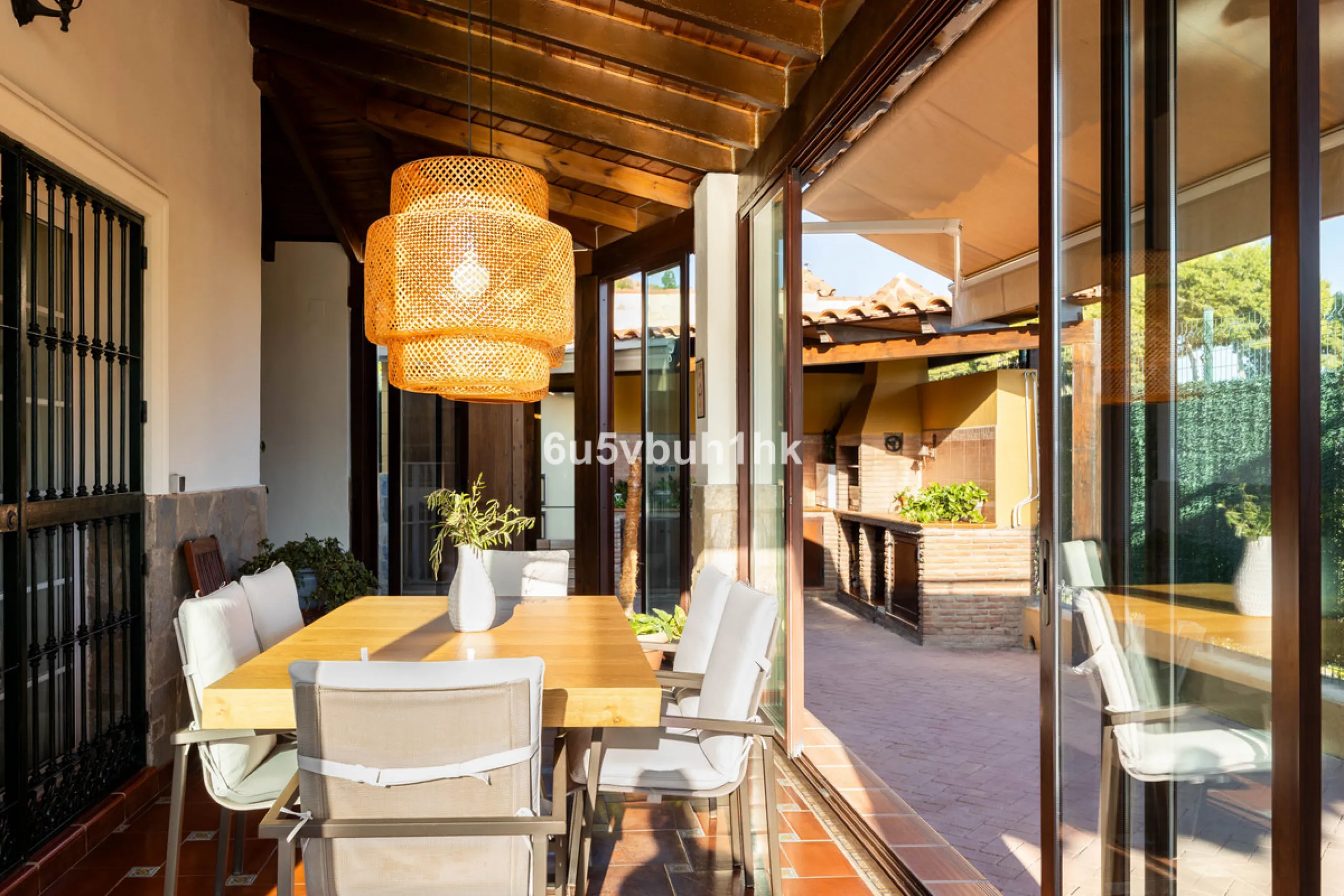 House - Townhouse в продаже в Málaga, Málaga. В доме 5 спален и 3 ванных комнат. Площадь дома 275 м². Площадь участка 620 м²