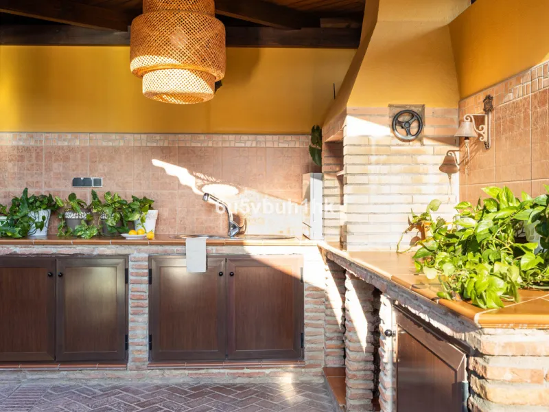 House - Townhouse в продаже в Málaga, Málaga. В доме 5 спален и 3 ванных комнат. Площадь дома 275 м². Площадь участка 620 м²