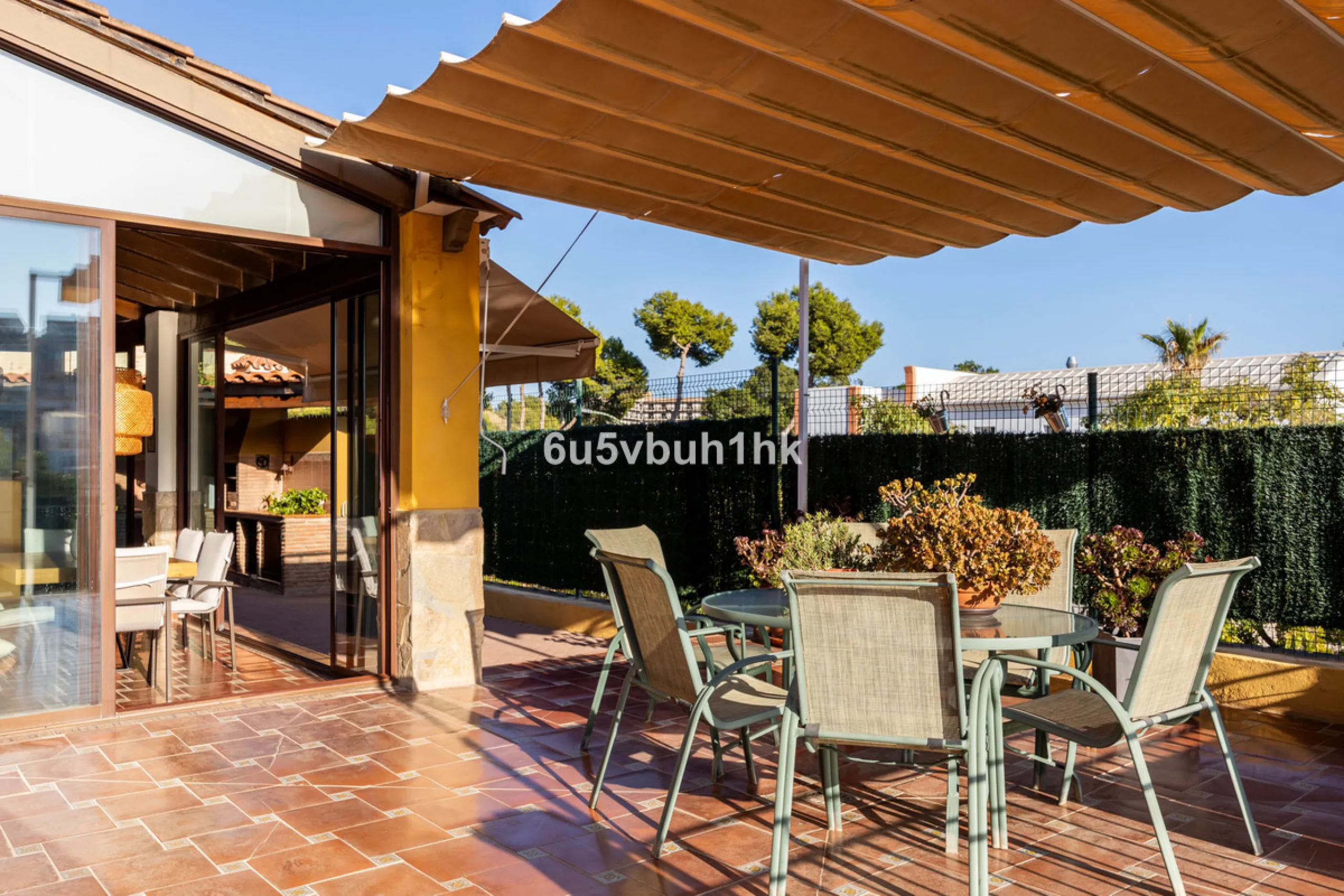 House - Townhouse в продаже в Málaga, Málaga. В доме 5 спален и 3 ванных комнат. Площадь дома 275 м². Площадь участка 620 м²