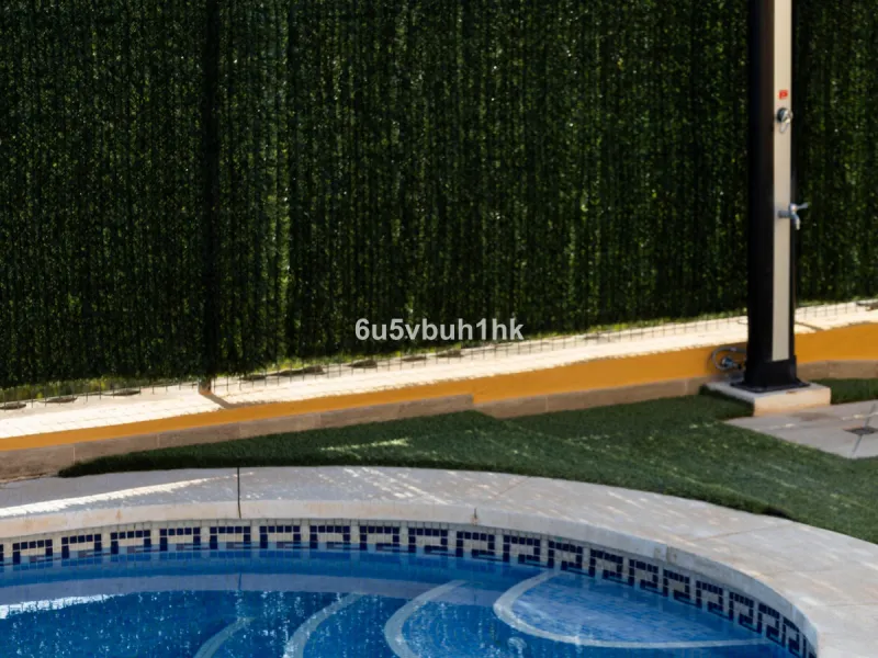 House - Townhouse в продаже в Málaga, Málaga. В доме 5 спален и 3 ванных комнат. Площадь дома 275 м². Площадь участка 620 м²