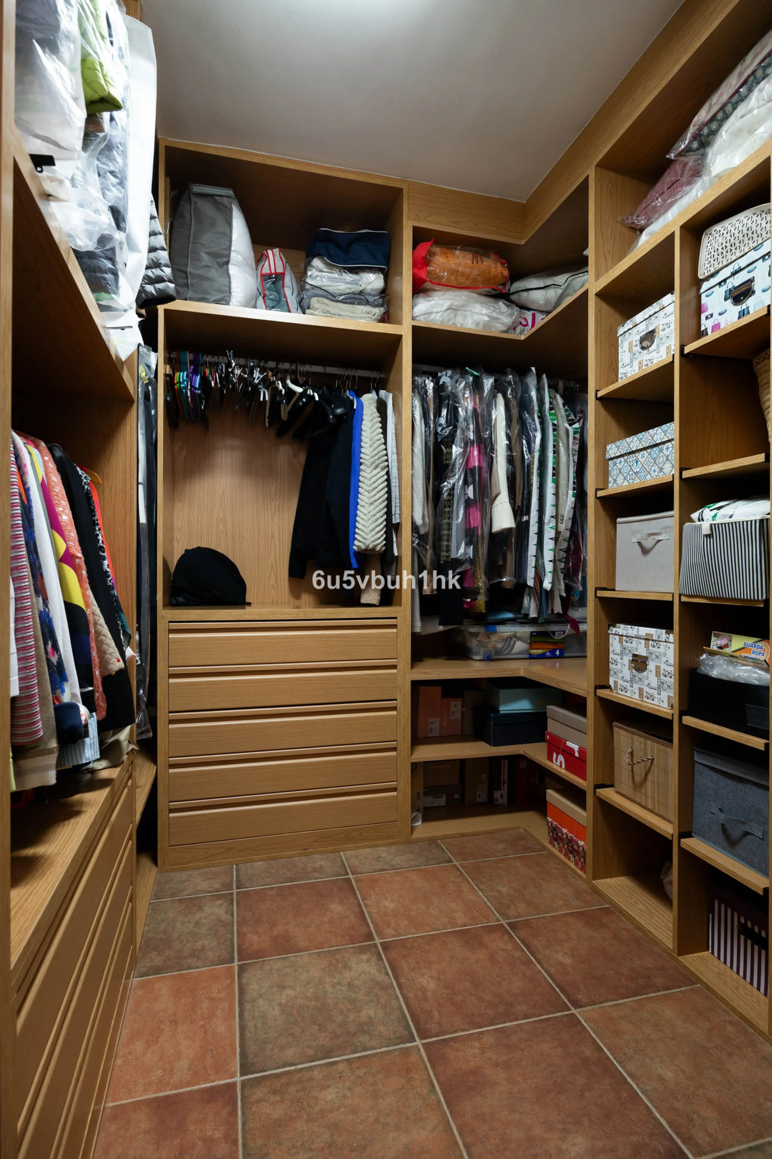 House - Townhouse в продаже в Málaga, Málaga. В доме 5 спален и 3 ванных комнат. Площадь дома 275 м². Площадь участка 620 м²