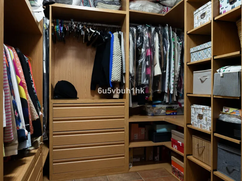 House - Townhouse в продаже в Málaga, Málaga. В доме 5 спален и 3 ванных комнат. Площадь дома 275 м². Площадь участка 620 м²