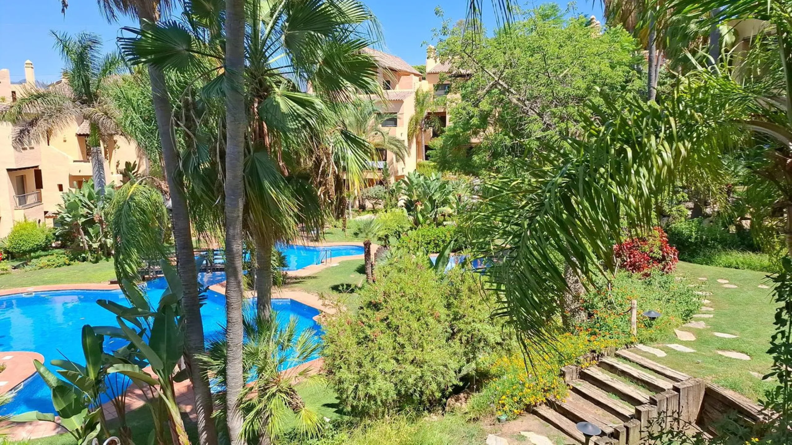 Spacious apartment in El Campanario with terrace + optional garage and storage room