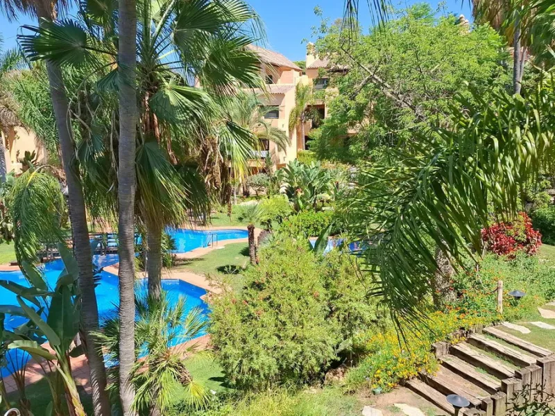 Spacious apartment in El Campanario with terrace + optional garage and storage room