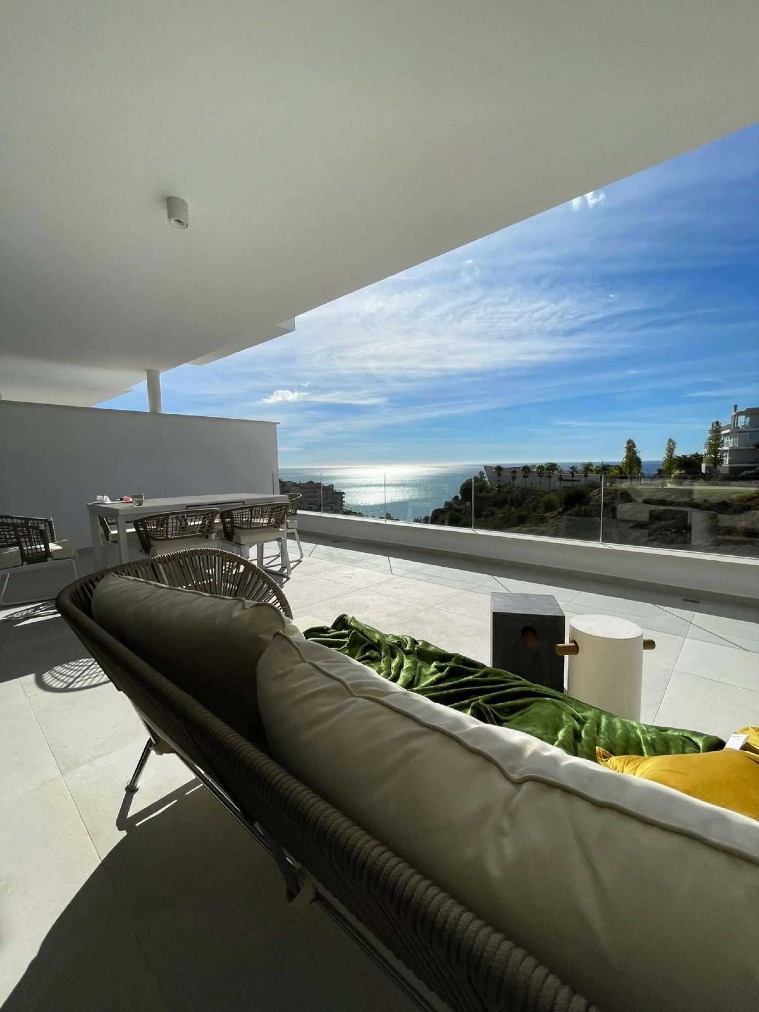 Luxury Apartment with tourist license for Sale in Benalmádena  The one– sea views - Jacuzzi - 2 parking spaces -direct access to apartment with llift