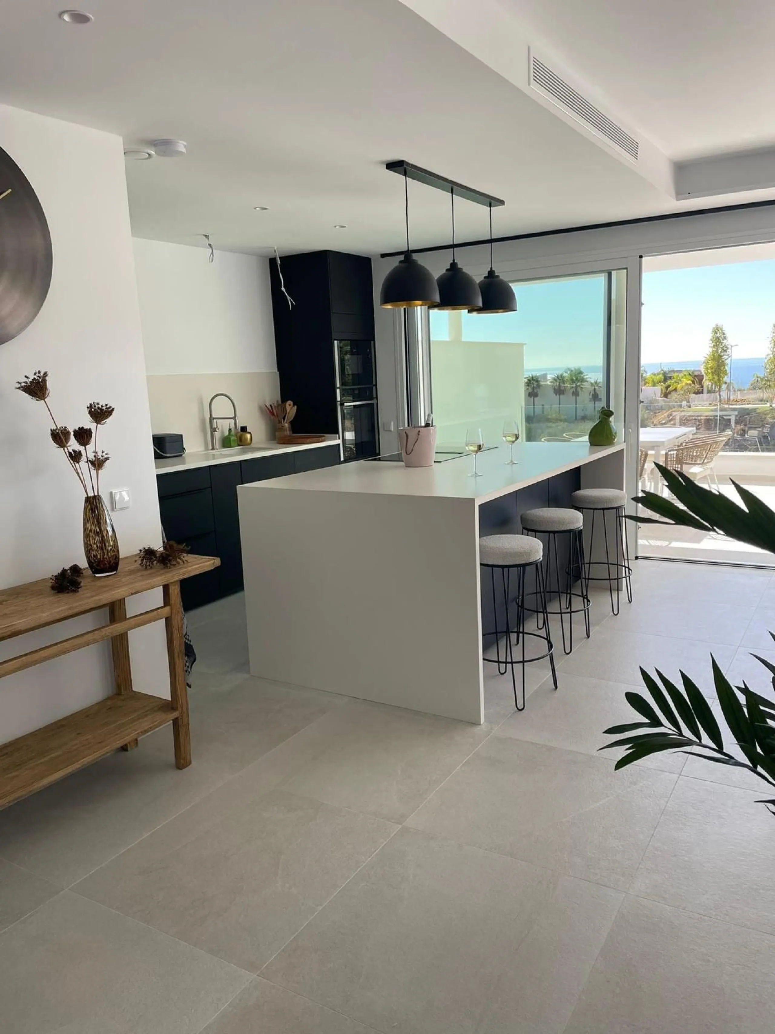 Luxury Apartment with tourist license for Sale in Benalmádena  The one– sea views - Jacuzzi - 2 parking spaces -direct access to apartment with llift