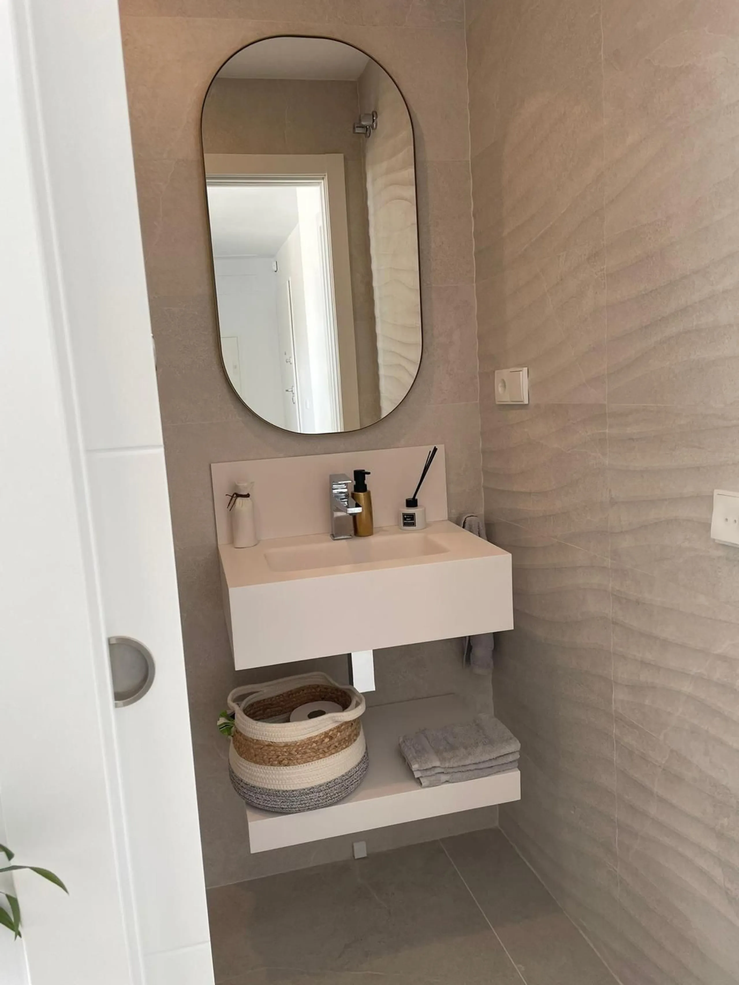 Luxury Apartment with tourist license for Sale in Benalmádena  The one– sea views - Jacuzzi - 2 parking spaces -direct access to apartment with llift