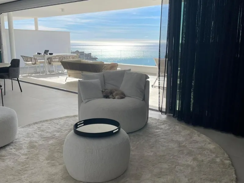 Luxury Apartment with tourist license for Sale in Benalmádena  The one– sea views - Jacuzzi - 2 parking spaces -direct access to apartment with llift