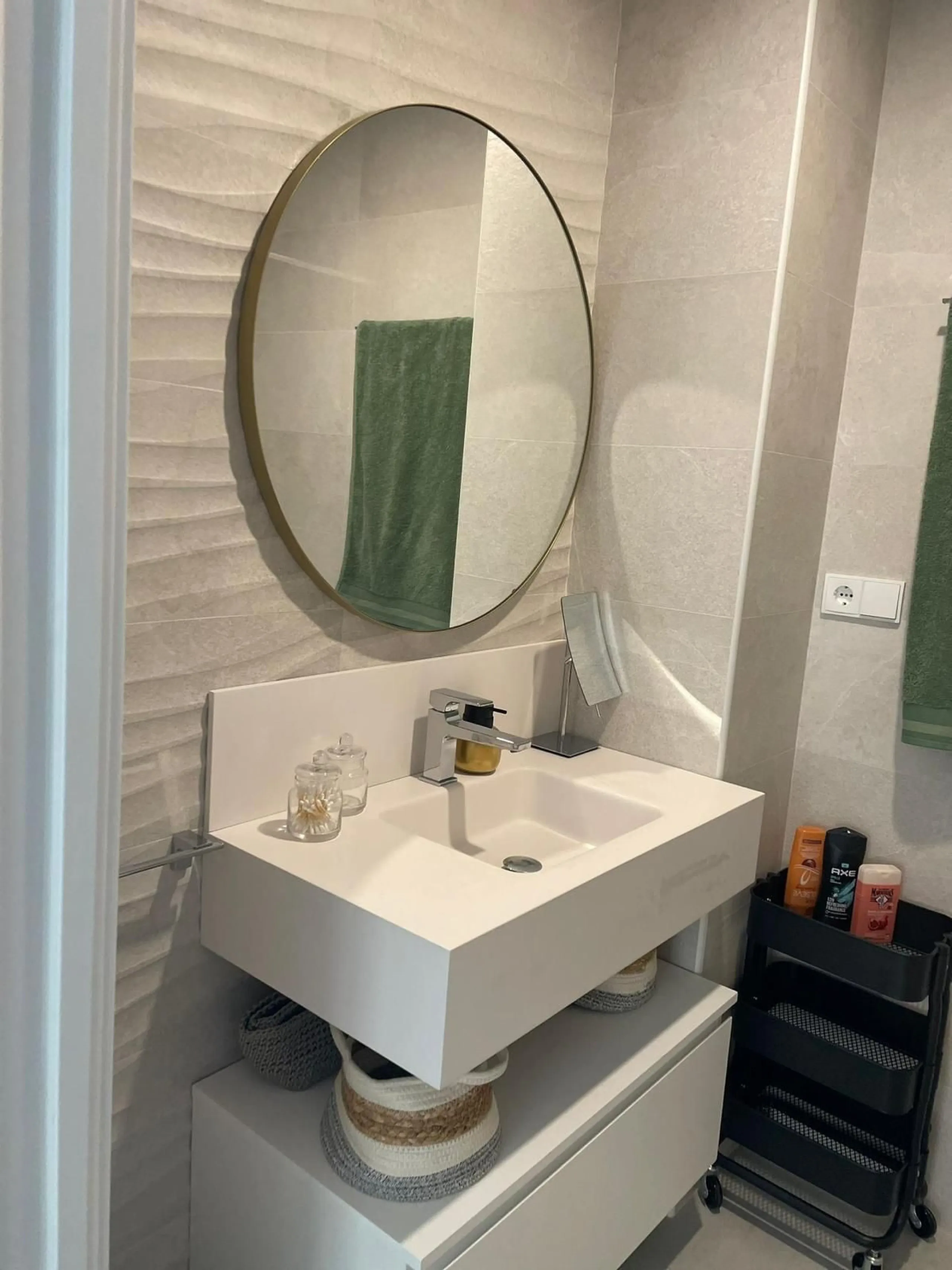 Luxury Apartment with tourist license for Sale in Benalmádena  The one– sea views - Jacuzzi - 2 parking spaces -direct access to apartment with llift