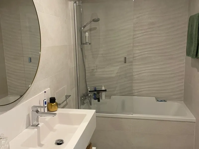 Luxury Apartment with tourist license for Sale in Benalmádena  The one– sea views - Jacuzzi - 2 parking spaces -direct access to apartment with llift