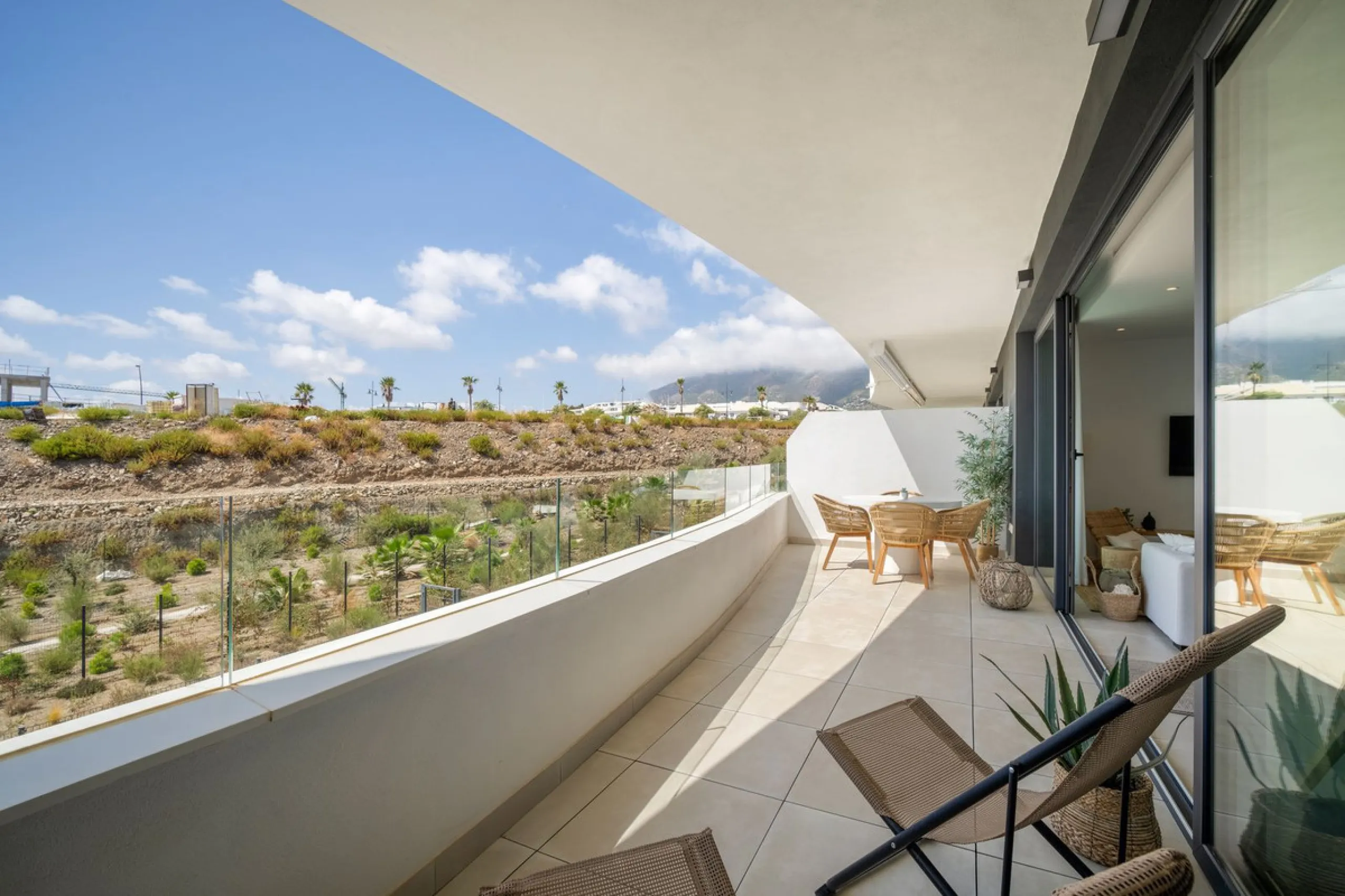 Apartment - Middle Floor Apartment в продаже в Fuengirola, Málaga. В доме 2 спален и 1 ванных комнат. Площадь дома 76 м²