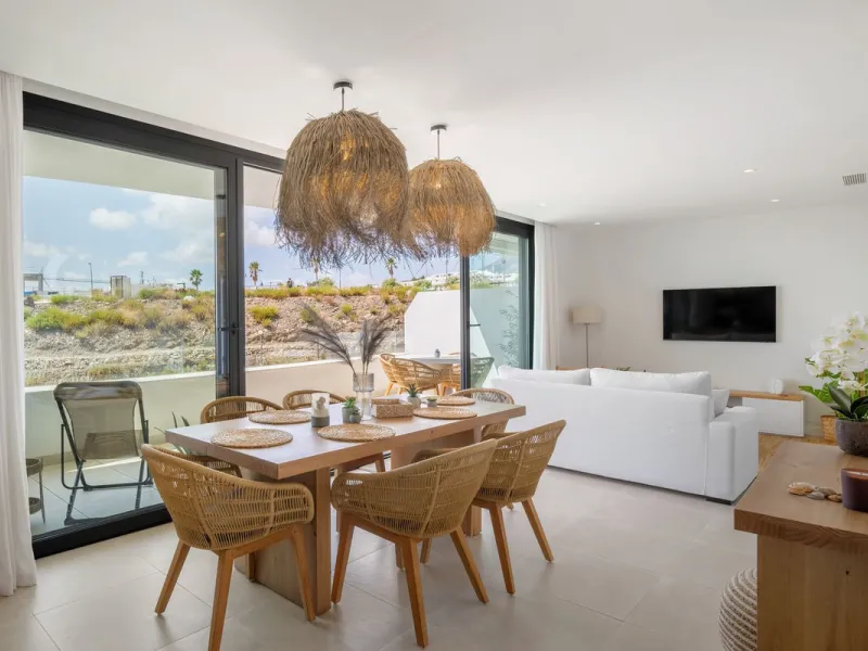 Apartment - Middle Floor Apartment в продаже в Fuengirola, Málaga. В доме 2 спален и 1 ванных комнат. Площадь дома 76 м²