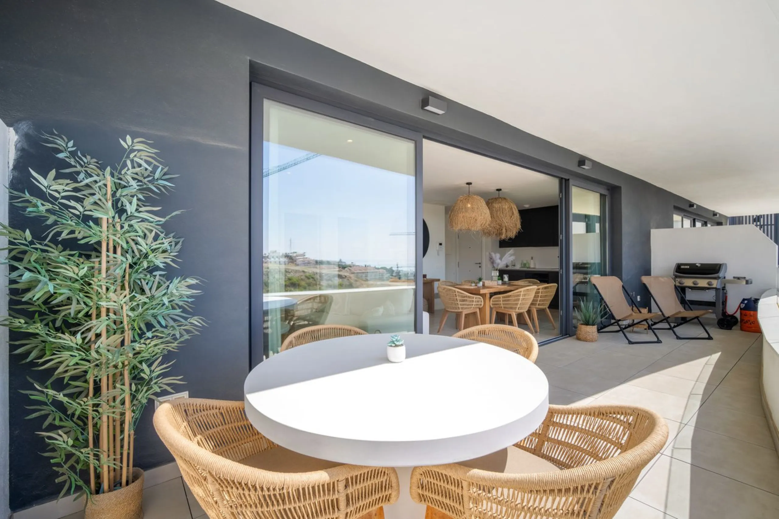 Apartment - Middle Floor Apartment в продаже в Fuengirola, Málaga. В доме 2 спален и 1 ванных комнат. Площадь дома 76 м²