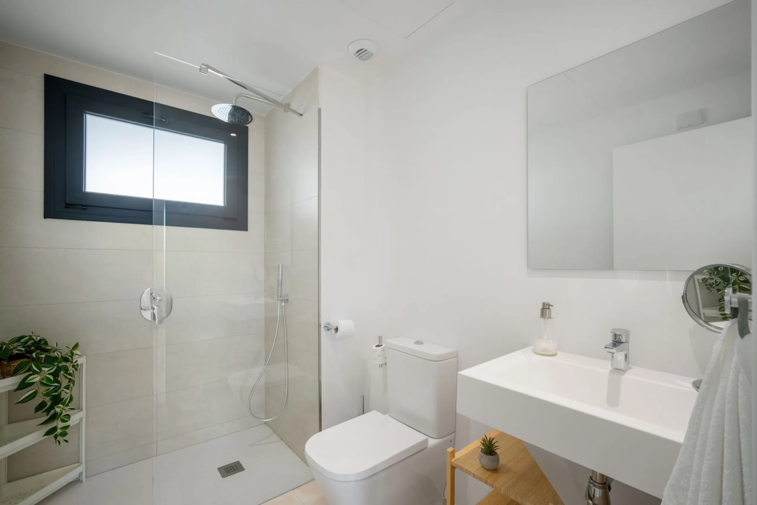 Apartment - Middle Floor Apartment в продаже в Fuengirola, Málaga. В доме 2 спален и 1 ванных комнат. Площадь дома 76 м²