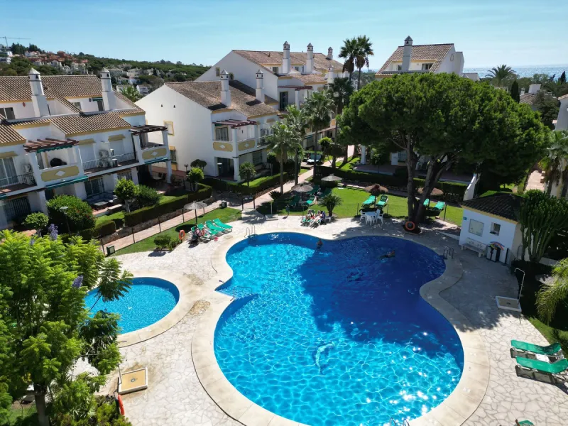 We proudly present this exclusively. A absolutely stunning 3-bedroom penthouse, an exceptionally rare opportunity in the highly sought-after Marbesa urbanisation.