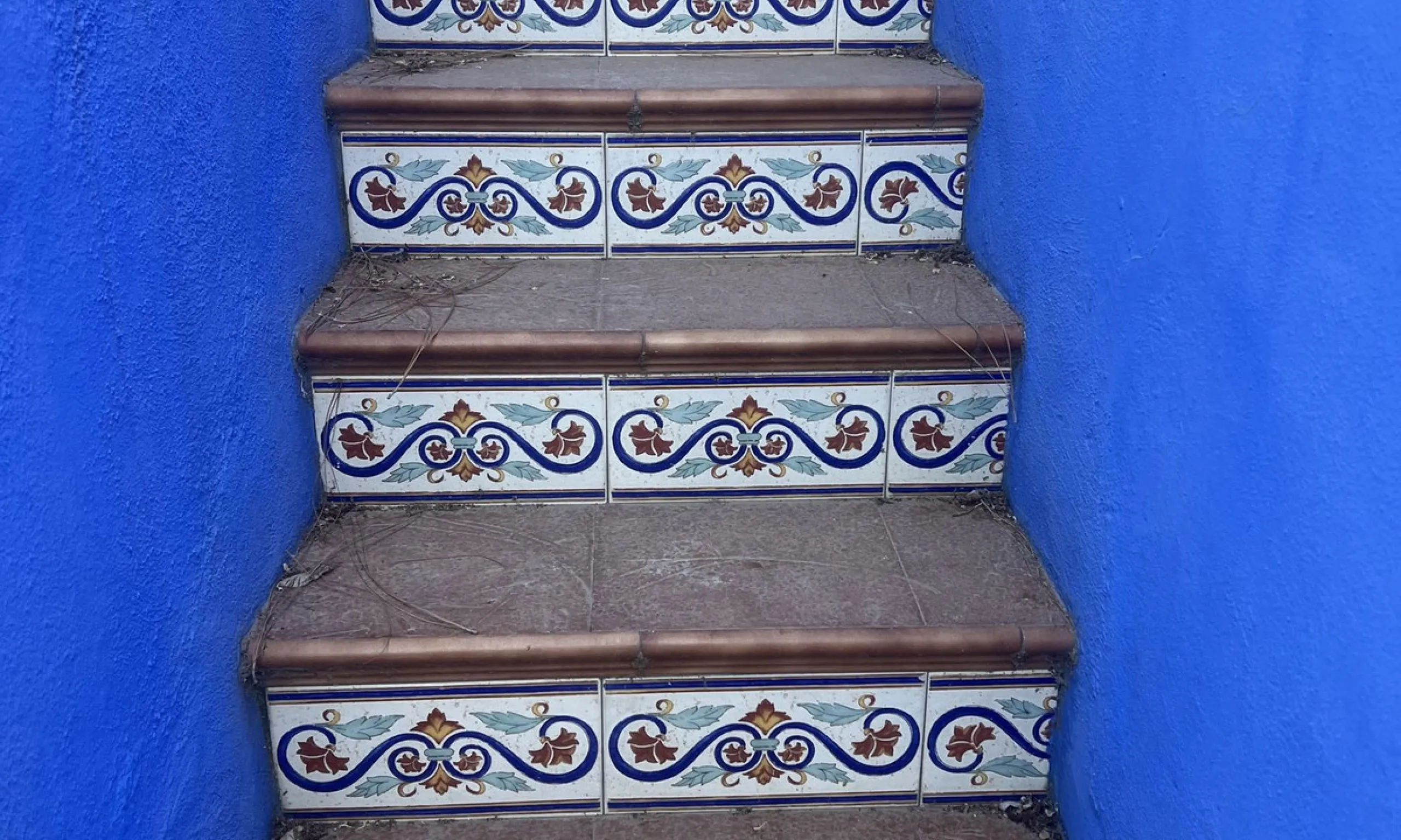 For Sale – Timeless Townhouse with Sea Views & Endless Potential in Marbella Old Town