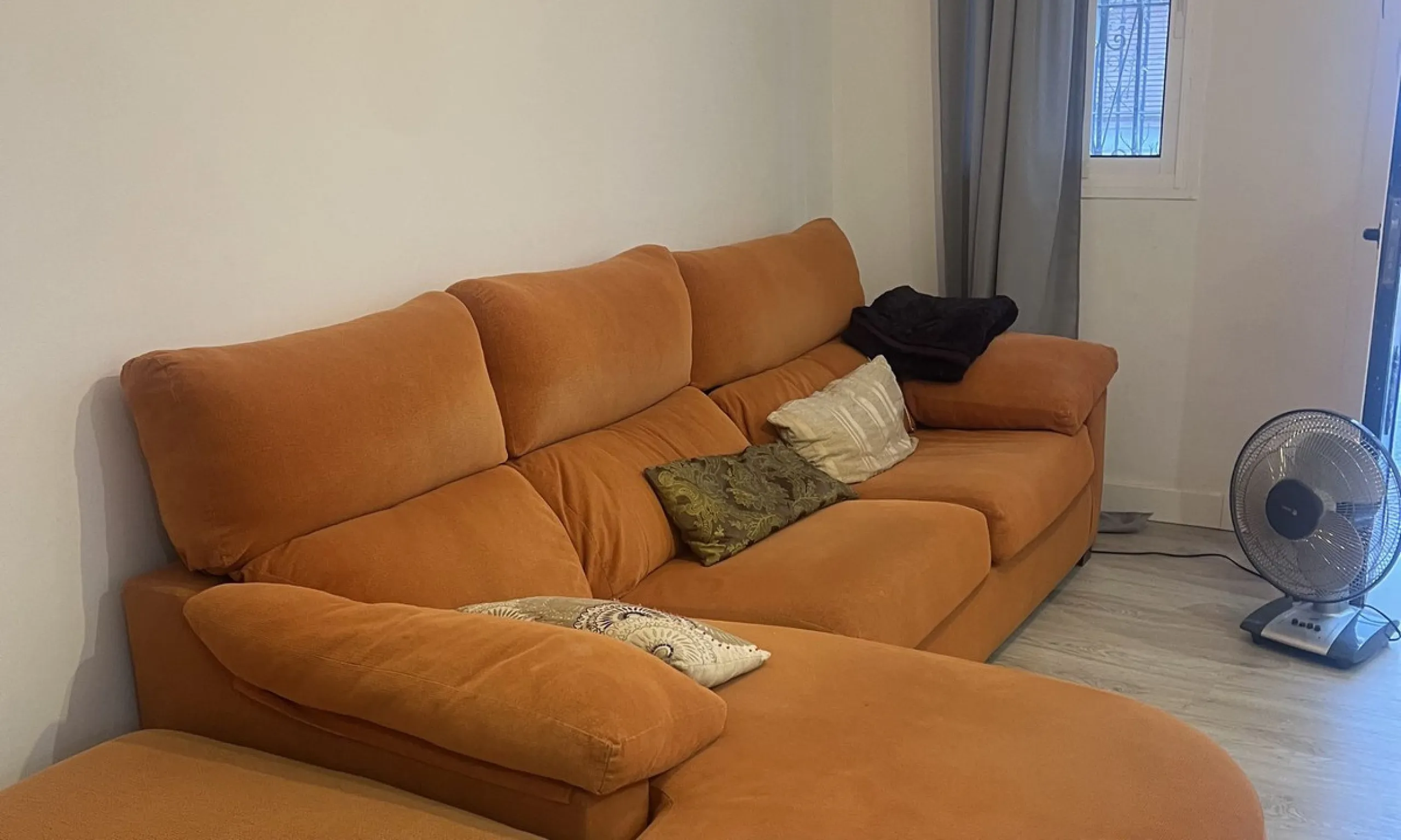 For Sale – Timeless Townhouse with Sea Views & Endless Potential in Marbella Old Town